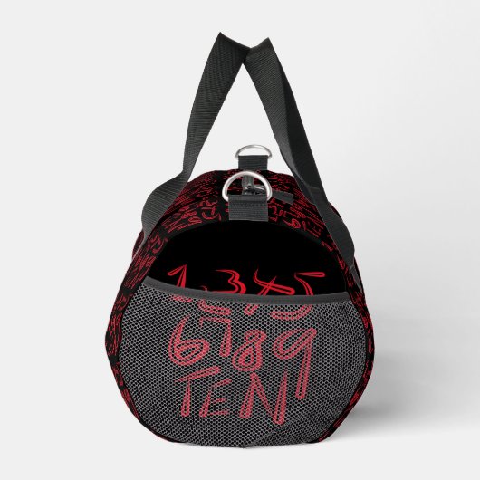 1 Thru Ten Typography In Red On Black Pattern ダッフルバッグ (右)