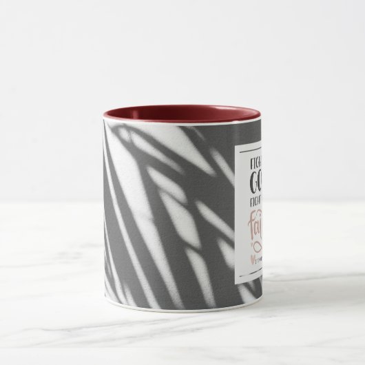 1 Timothy 6:12信仰の良き戦いに戦う マグカップ (中央)