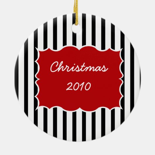 1stクリスマス/木と木々の写真ストライプ(英語) セラミックオーナメント (裏面)