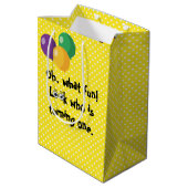 1st Birthday Wildlife Animal Babies ミディアムペーパーバッグ (裏面アングル)