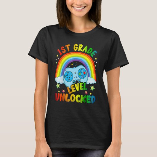 1st Grade Level Unlocked Rainbow Back To School Bo Tシャツ (正面)