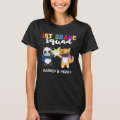 1st Grade Squad Quarantine Panda Kitty  Mask Quote Tシャツ (正面)