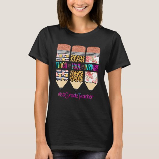 1st Grade Teacher Teach Love Inspire Pencil Leopar Tシャツ (正面)