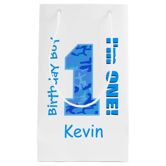 1thバースデーボーイブルー迷彩柄1歳B3BZ スモールペーパーバッグ (正面)