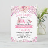 1th誕生日いくつかのバニーピンクの水色フローラ 招待状 (スタンド正面)