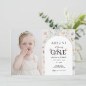 1th Birthdayワイルドフラワーテーマフローラガールフォト 招待状 (スタンド正面)