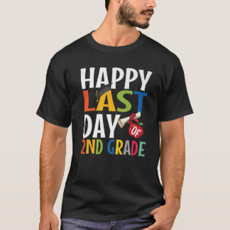 2おもしろい年生の卒業生の幸せな最終日 Tシャツ