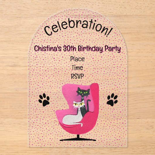 2かわいらし世紀中頃の猫ピンクの椅子は誕生日 アクリル招待状 (正面)