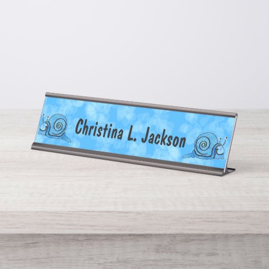 2つのおもしろい漫画カタツムリ絞り染めブルーシェル デスクネームプレート (正面)