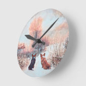 2つのウェルシュ·コルギスが最初の雪 ラウンド壁時計 (傾斜)