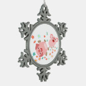 2つのキュートな漫画の豚の春プーターオーナメント スノーフレークピューターオーナメント (左)