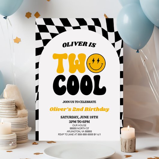 2つのクールレトロアーチ最初の2番目の誕生日パーティー 招待状