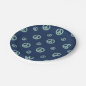 2つのグルーヴィレトロボーイ平和サイン誕生日紙プラ ペーパープレート (アングル)