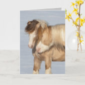 2つのジプシー・スタリオン – グリーティングカード (黄色い花)