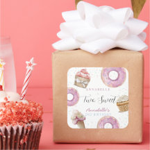 2つのスイートカップケーキ&ドーナツ女の子2nd誕生日