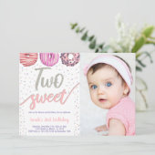 2つのスイートシルバードーナツ誕生日招待状写真 招待状 (スタンド正面)