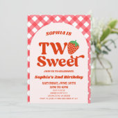 2つのスイートストロベリーレッドピンク2nd誕生日パーティー 招待状 (スタンド正面)