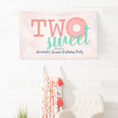 2つのスイートドーナッツピンクの女の子の2番目の誕生日 横断幕 (インサイチュ)