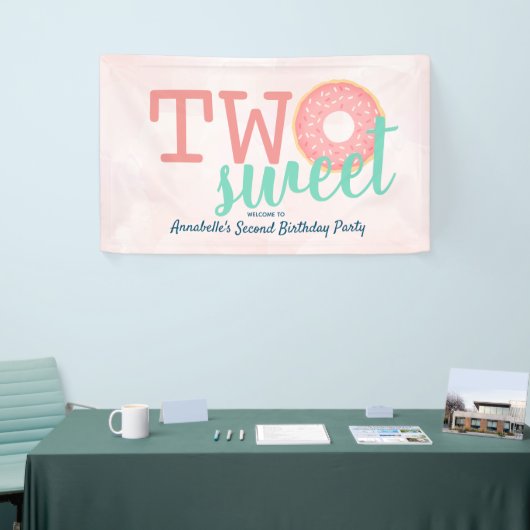 2つのスイートドーナッツピンクの女の子の2番目の誕生日 横断幕 (トレードショー)