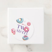 2つのスイートドーナツの誕生日パーティー フェイバータグ (インサイチュ)