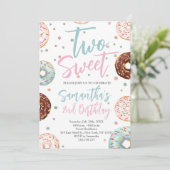 2つのスイートドーナツ水の色の女の子2誕生日 招待状 (スタンド正面)
