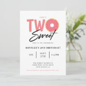 2つのスイートピンクドーナツ2nd誕生日パーティー 招待状 (スタンド正面)