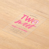 2つのスイートピンクドーナツ2nd誕生日 アクリル招待状 (レイダウン)