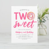 2つのスイートピンクドーナツ2nd誕生日 招待状 (スタンド正面)