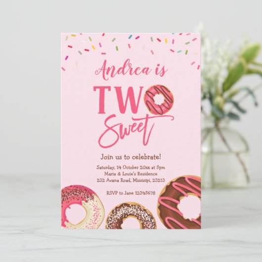2つのスイート2枚目のドーナツをテーマにした誕生日の招待 招待状 (スタンド正面)