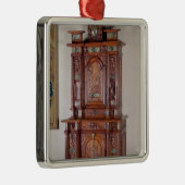 2つのセクションが付いているキャビネット、および両開きドア メタルオーナメント (右)