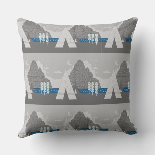 2つのテペ3つの松の木の山月 クッション (裏面)