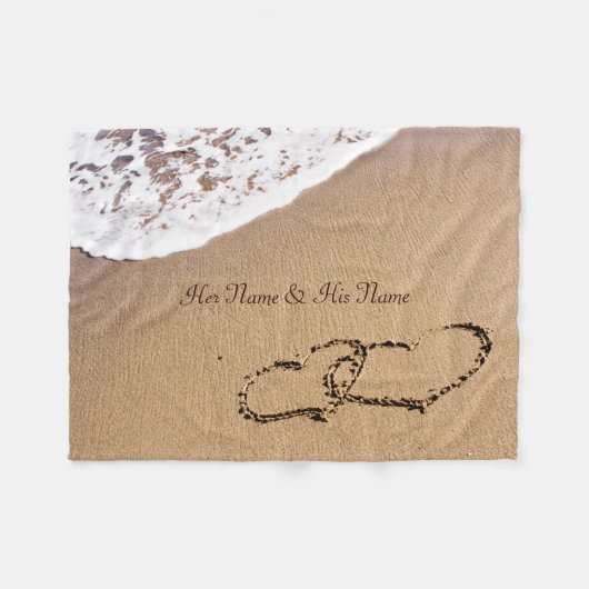 2つのハートが砂の中に フリースブランケット (正面(横))