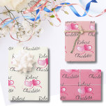 2つのハートが1つのカスタマイズ可能な結婚製品として ラッピングペーパーシート<br><div class="desc">私のラッ祝プ紙と彼らの結スタイリッシュ婚日！愛と愛情を見せるのに最適な、それは幸せなカップルの大事な行事に心のtouchを追加する。共有のロマンスと誠意をもって彼らの贈り物を包む。あなたのジェスチャーを親切で寛大にし、彼らの特別な日の幸福の年を意味する美しいスタイルのパッケージを提示する。</div>