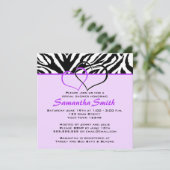 2つのハートのシマウマの紫色のブライダルシャワーのパーティーの招待 招待状 (スタンド正面)