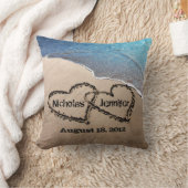 2つのハートの砂のビーチ結婚式枕 クッション (ブランケット)