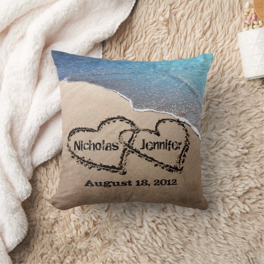 2つのハートの砂のビーチ結婚式枕 クッション (ブランケット)