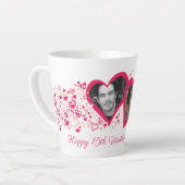 2つのハートカスタム結婚記念日の写真 カフェラテマグ (左アングル)