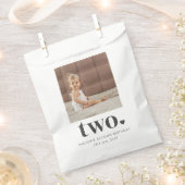 2つのハートスクエア写真第2誕生日 フェイバーバッグ (クリップ留めされた状態)