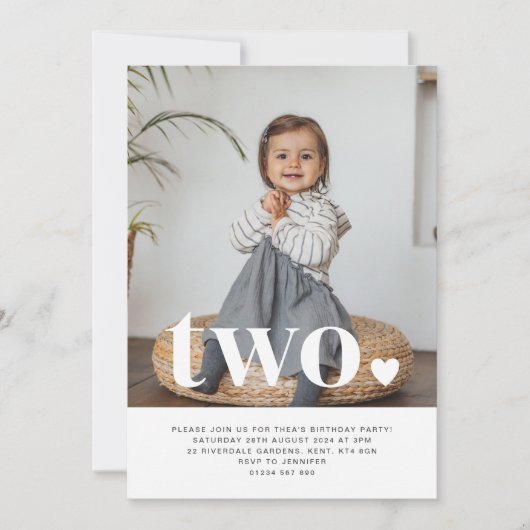 2つのハートフォトファースト誕生日招待状 招待状 (正面)