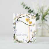 2つのハート裏庭の結婚式の日付を保存 案内ポストカード (スタンド正面)