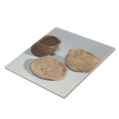 2つのバスケットおよびカバー(編まれたやし葉状体) タイル (側面)