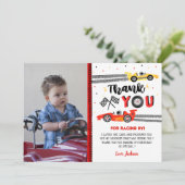 2つのファーストレースカーレース誕生日サンキューカード 招待状 (スタンド正面)