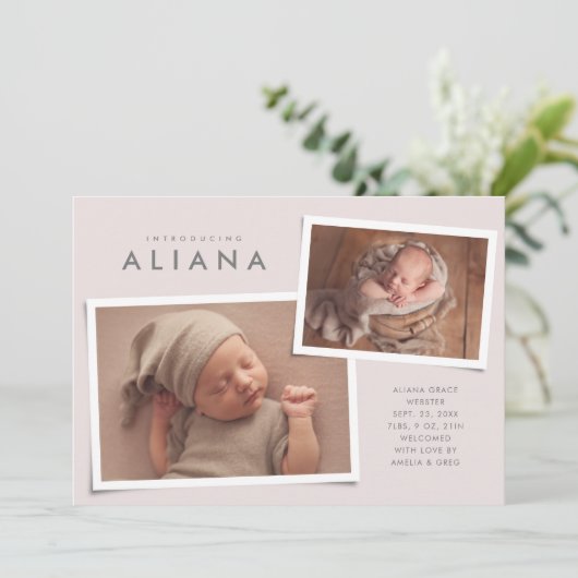 2つのフォトコラージュシンプルタイプのピンク誕生 案内状 (スタンド正面)
