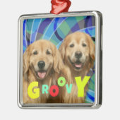 2つのレトロゴールデンレトリエバードッグスサイケデリックグルーヴィ メタルオーナメント (左)