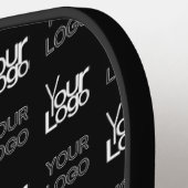 2つのロゴまたはイメージの繰り返しパターン ピックルボールラケット (左詳細)