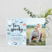 2つの不気味ブルーハロウィン幽霊2nd誕生日の写真 招待状 (スタンド正面)