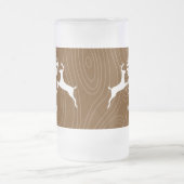 2つの保パンキング鹿の木目の上に落ち着いて狩り フロストグラスビールジョッキ (中央)