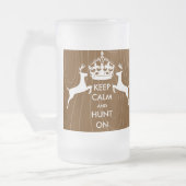 2つの保パンキング鹿の木目の上に落ち着いて狩り フロストグラスビールジョッキ (左)