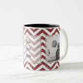 2つの写真とのシェブロンの赤いグリッターはあなた専有物を設計します ツートーンマグカップ (正面右)