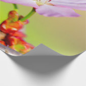 2つの勇敢な桜の花と背カラフル景 ラッピングペーパー (角)